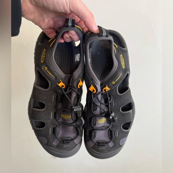 Keen mens closed toe hiking water sandals size 8 - Picture 1 of 5
